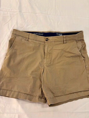 Crown & Ivy Motion Flex Bermuda Shorts Bermuda Shorts Brown Size 40